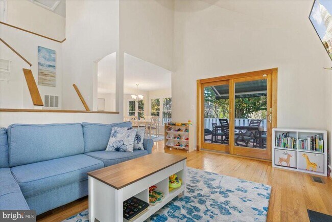 Photo - 7 Rawlston Ct