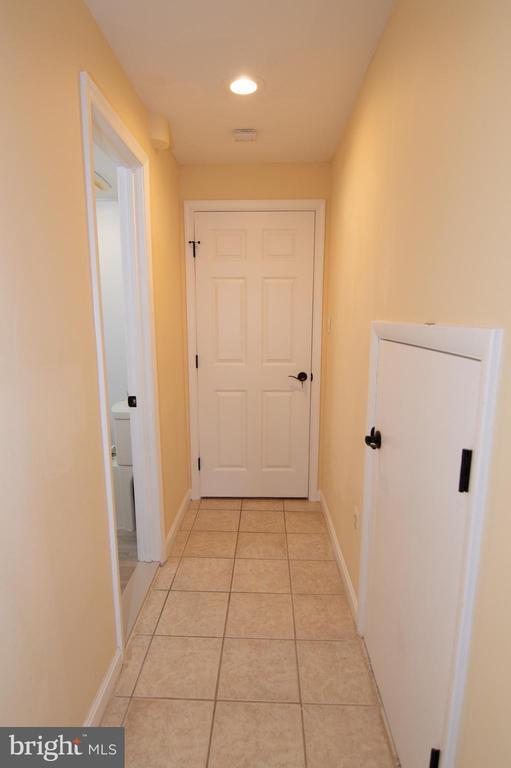 Building Photo - 404 Talahi Rd SE