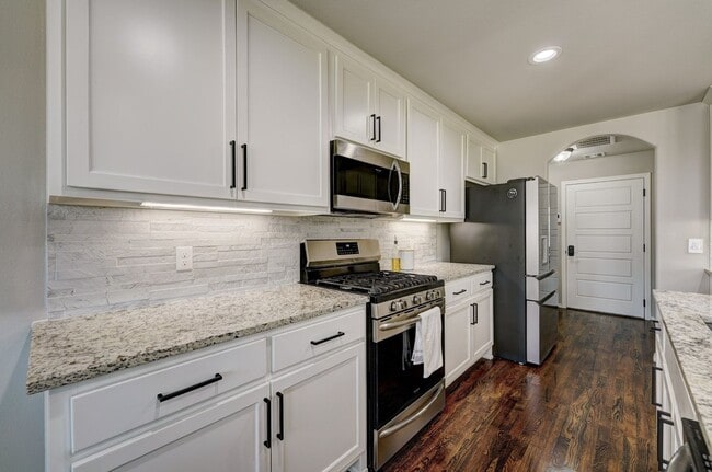 Photo - Beautiful Fully Furnished Home in Broken A...