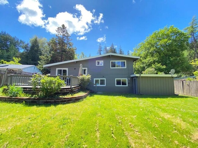Building Photo - Gorgeous 4B2B single family home