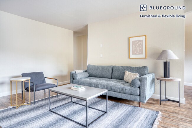 Photo - 234 Escuela Ave Unidad SI FL2-ID600