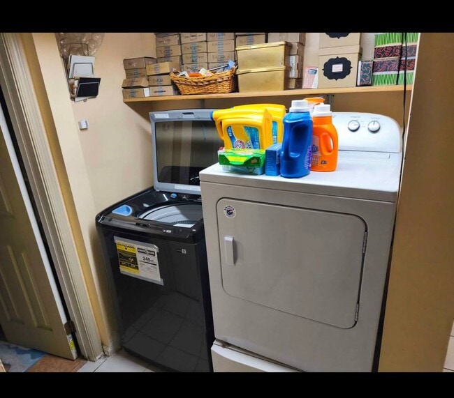 Washer/Dryer Ammenity - 1757 Aquamarine Dr