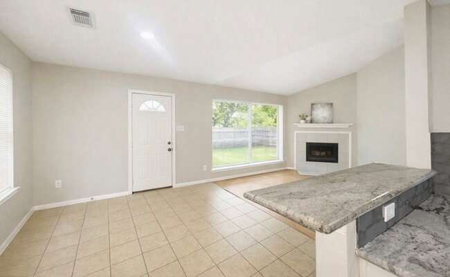 Building Photo - 17150 Summer Hollow Dr