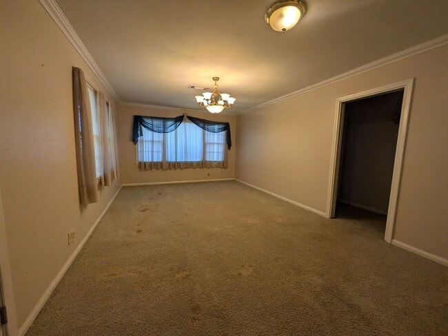 Photo - 717 Riffle Ave