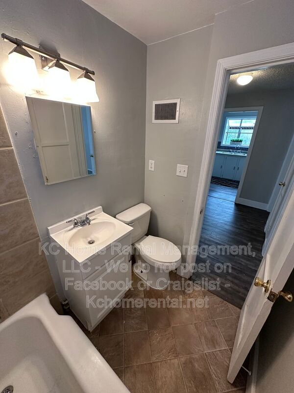 Photo - 127 W 85th St