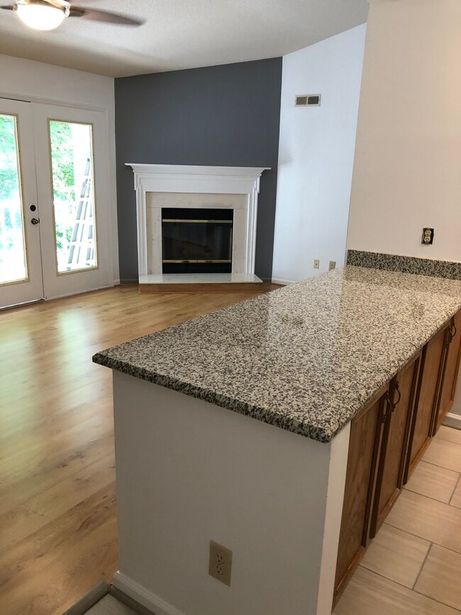 Photo - 3701 Cotswold Ter Unit 3-K