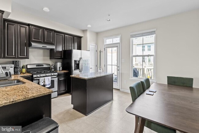 Photo - 7933 Trailview Xing