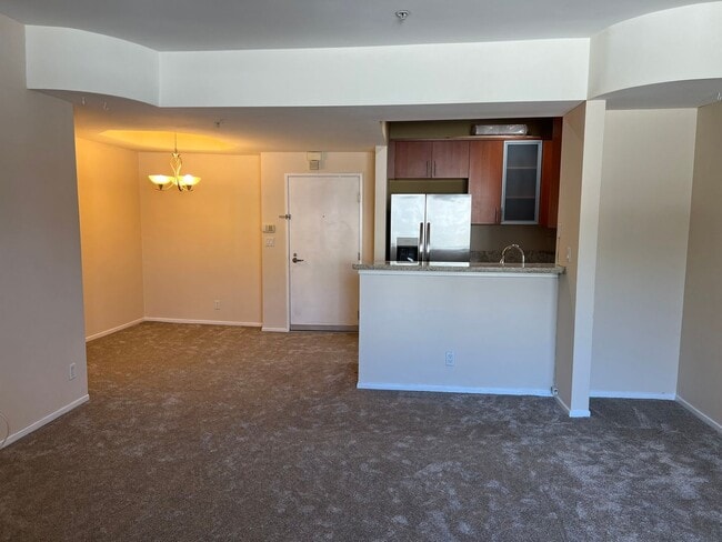 Building Photo - 620 S Gramercy Pl Rental