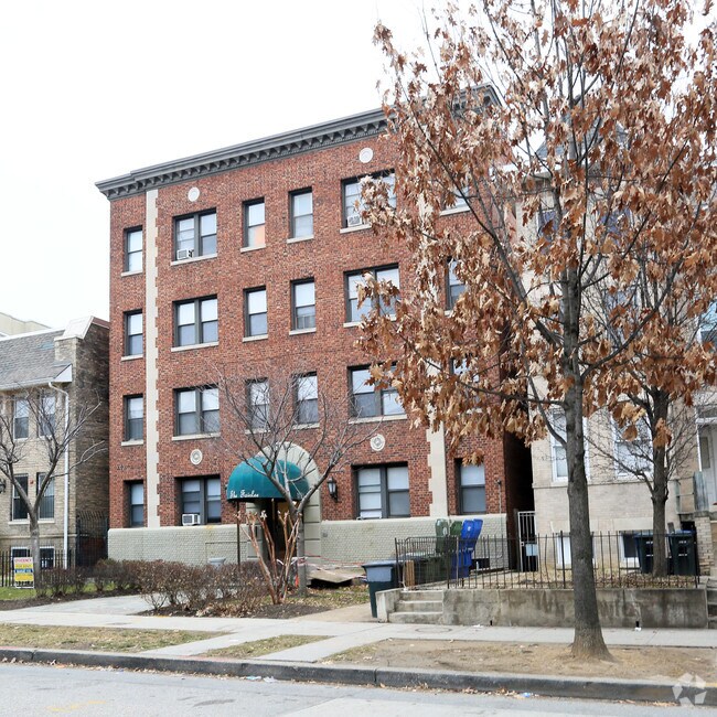Photo - The Fairlee Apartments