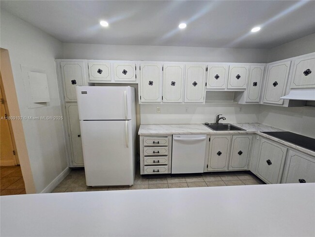 Photo - 19380 Collins Ave Unit 807
