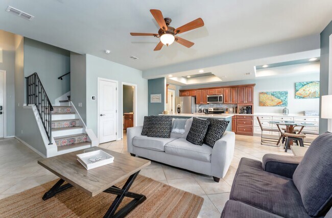 Photo - 2 Harbor Town