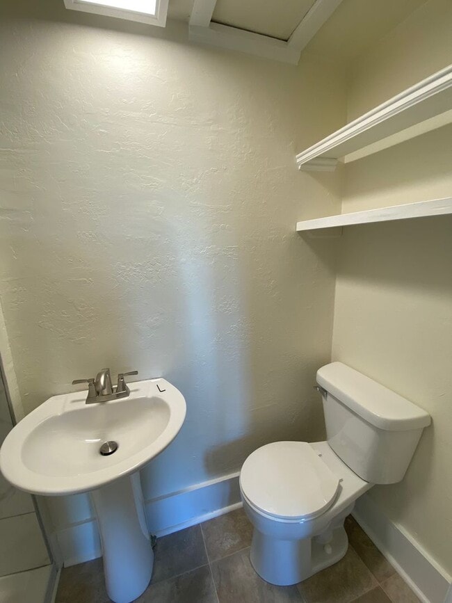 Photo - 452 W 10th Ave Unidad 452 W 10th -  A