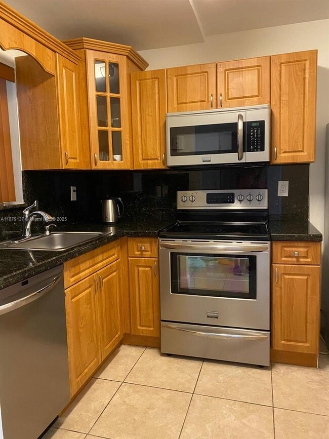 Photo - 3536 NE 168th St Unidad 305