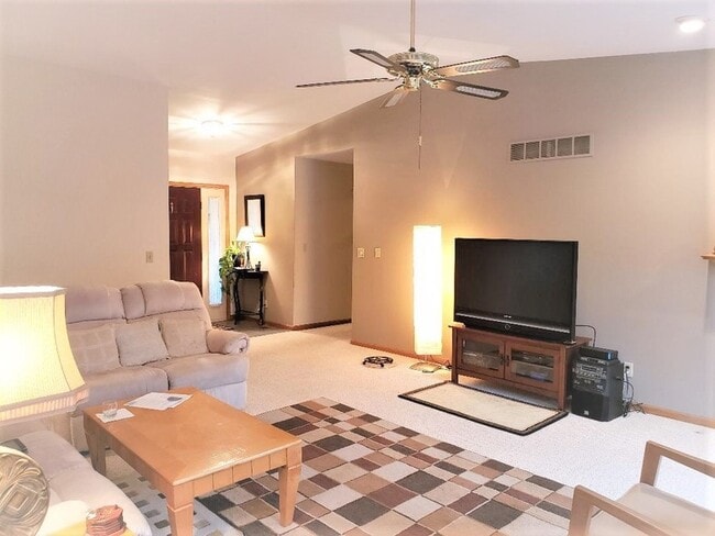 Photo - 416 Red Wing Ln