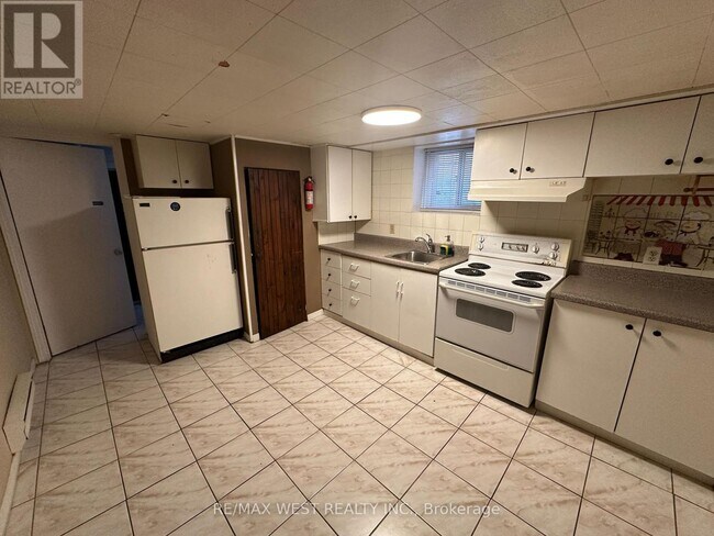 Photo - 28 Snider Ave