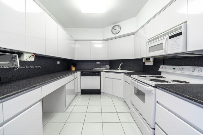Photo - 1408 Brickell Bay Dr Unit 1415