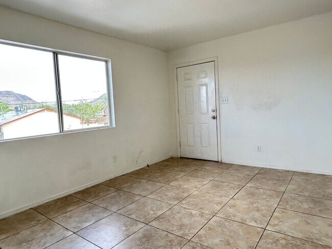 Photo - 1321 W Vogel Ave
