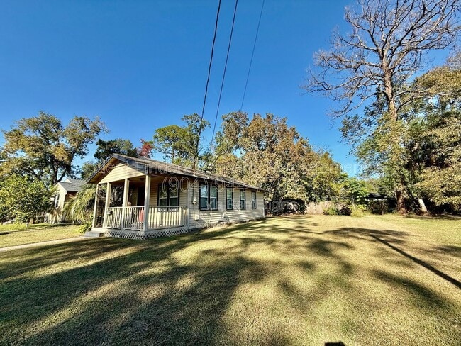 Photo - 625 Meteor St