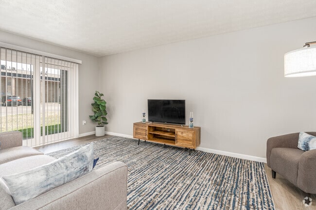 2BR, 1BA - 750SF - Living Room