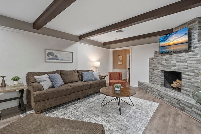 Photo - 6113 Shelton St