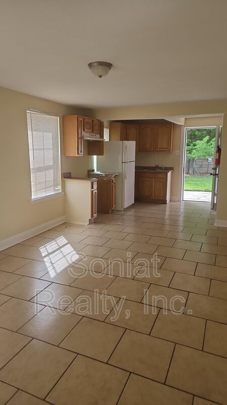 Photo - 13904 Hayne Blvd Unit C