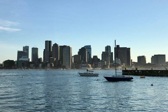 Building Photo - 42 Everett St Unit 2