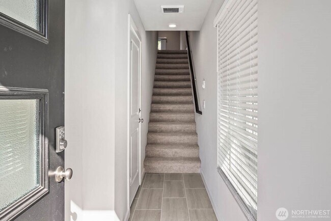 Photo - 3bd/2.5ba Lynnwood Townhome