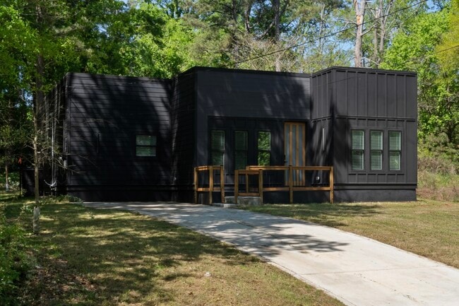 Photo - 101 Howell Dr SW