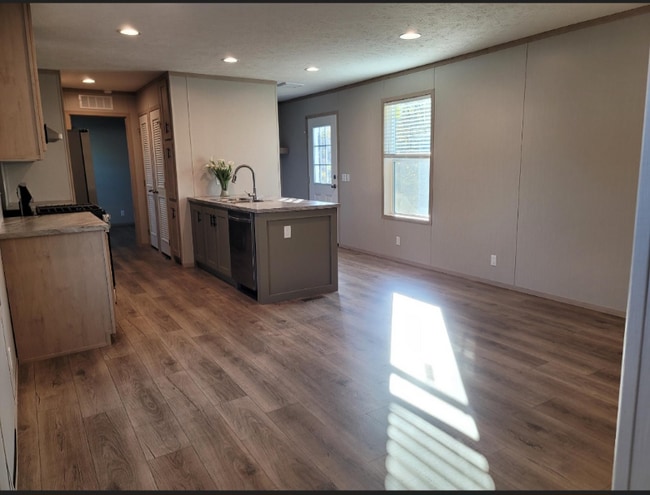 Photo - 3290 Harding Hwy