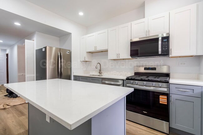 Photo - 3744 N Wilton Ave Unit 1N