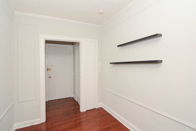 Photo - 549.5 W Surf St Unidad W4