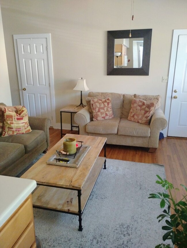 Photo - 425 Caplewood Dr Unit A