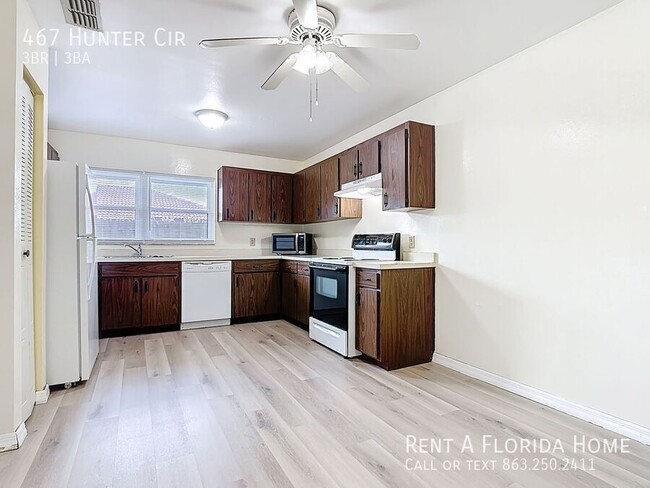 Photo - 467 Hunter Cir