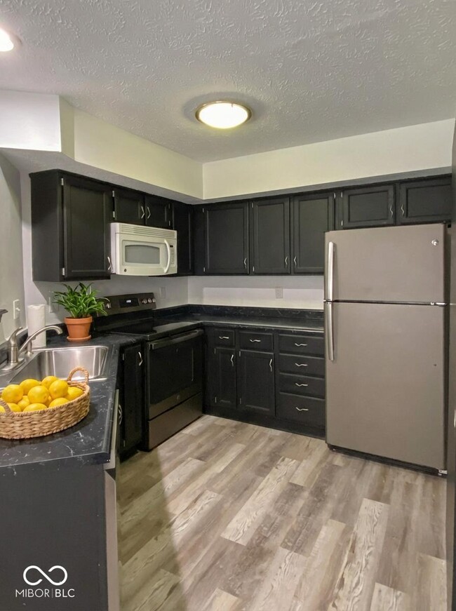 Photo - 9467 Wimbledon Ct