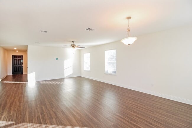 Photo - 2637 Wayne Ave