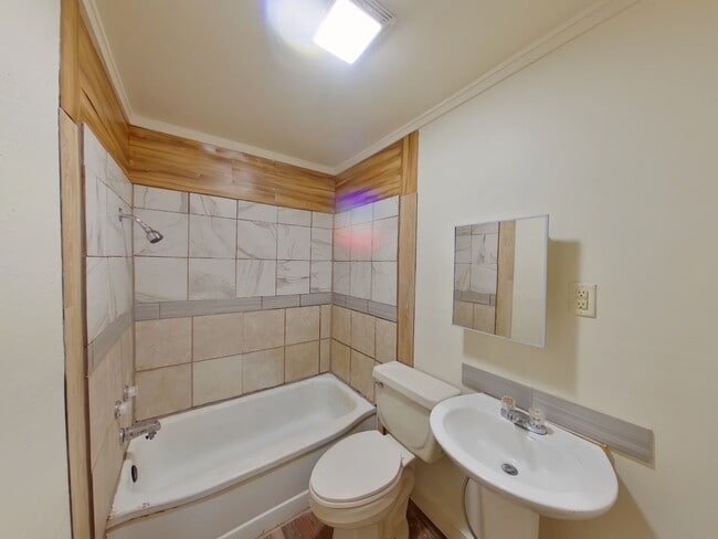 Photo - 3632 E 31st St S