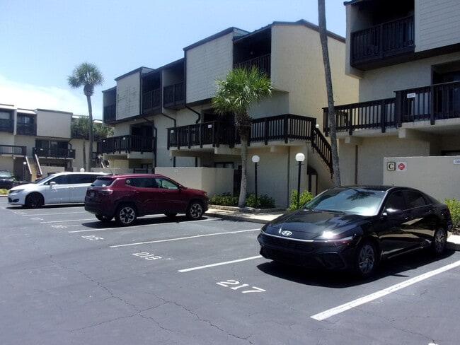 Photo - 5650-5A1A A1A S Unit B107
