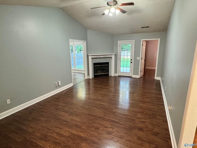 Photo - 235 Shadowbrook Ln NE