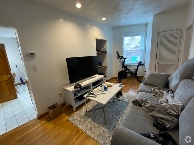Building Photo - 41 Sheafe St Unit 1 Rental