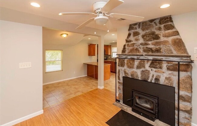 Photo - 797 Forest Glen Rd