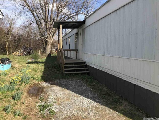 127 N Walnut St