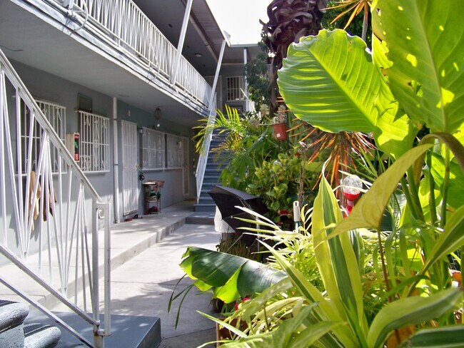 Photo - 1422 N Serrano Ave Apartments Unit 8