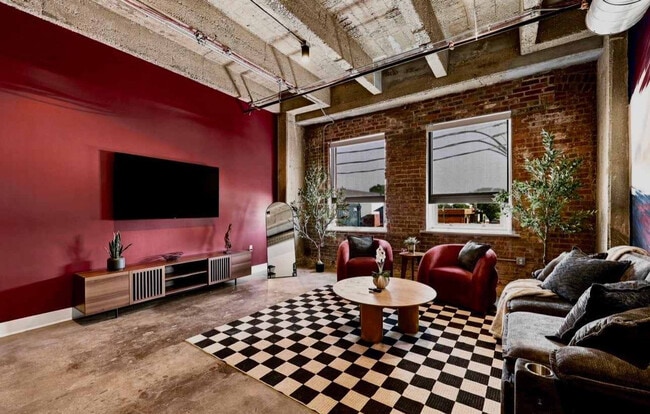 Photo - 708 E 18th St Unit SI ID1609762P