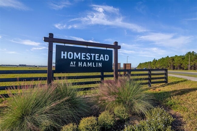 Photo - 15399 Hamlin Pk Dr