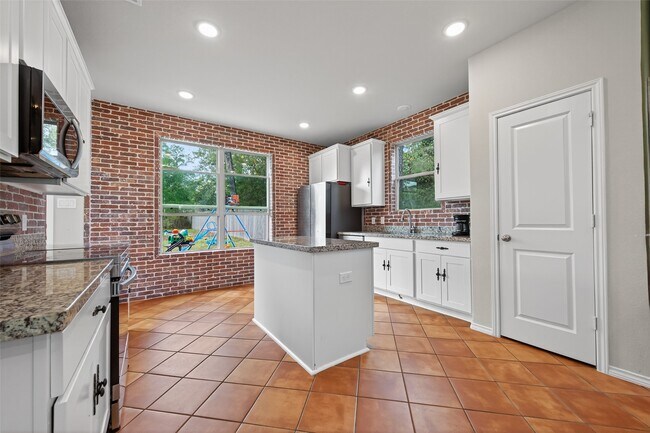 Photo - 804 Pearl River