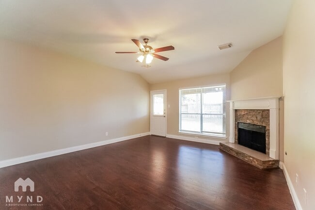 Photo - 12035 Thornecrest Dr