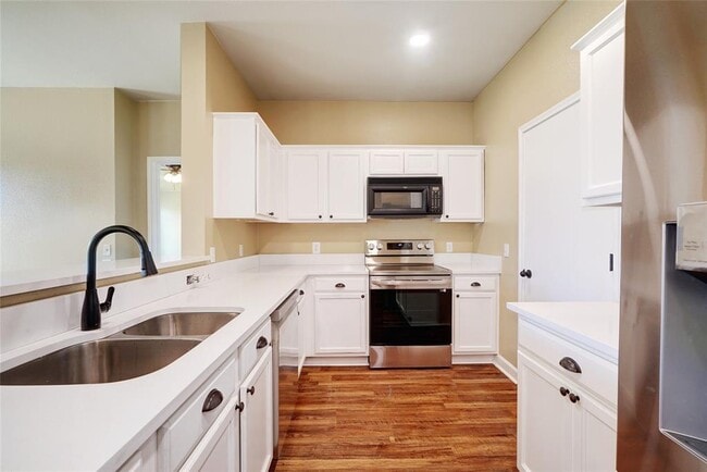 Photo - 136 Holmstrom St House