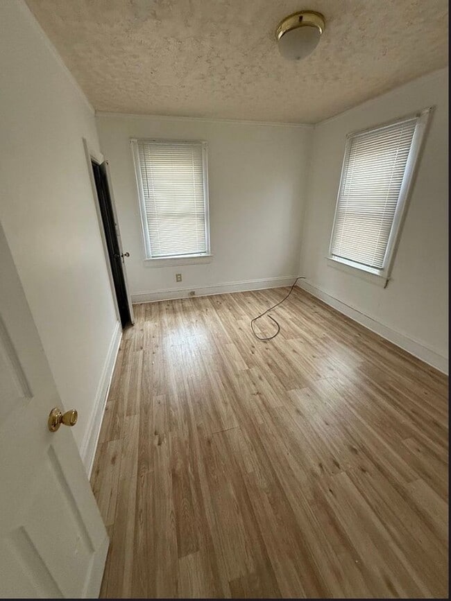 Photo - 1234 Frame St