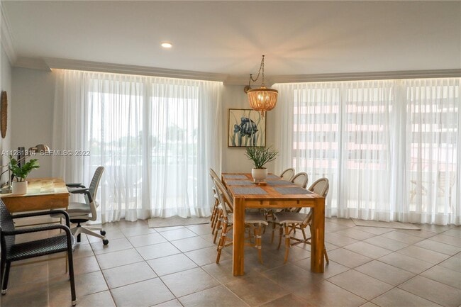 Photo - 5161 Collins Ave Unit 404