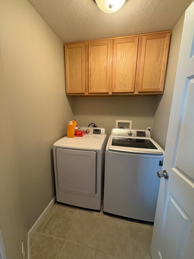 128 Lyle Curtis Cir